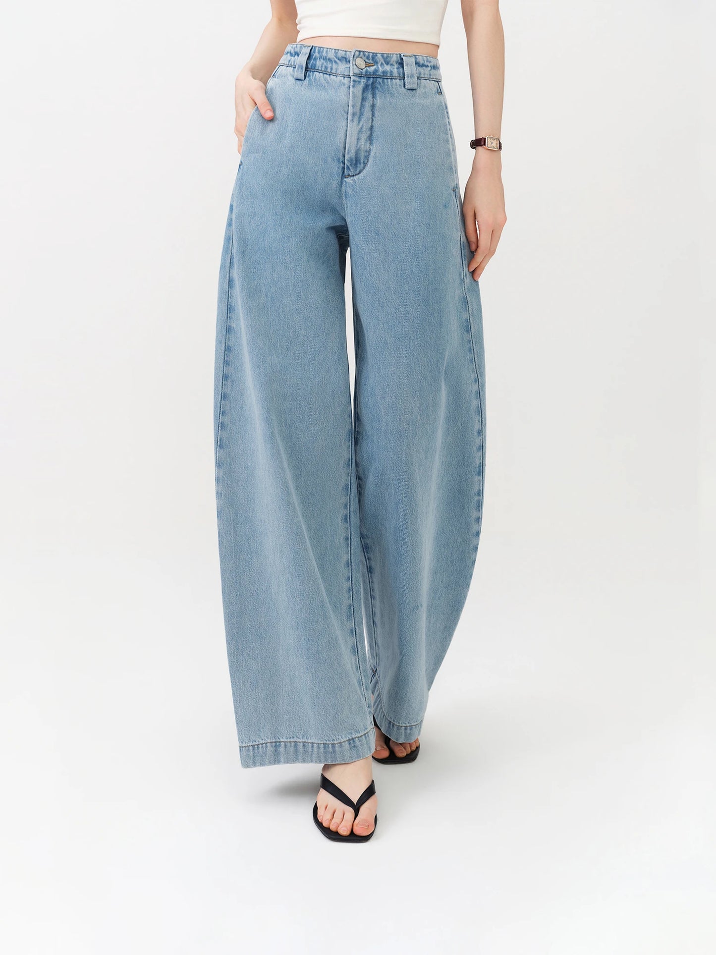 Light Wash Barrel Leg Jeans