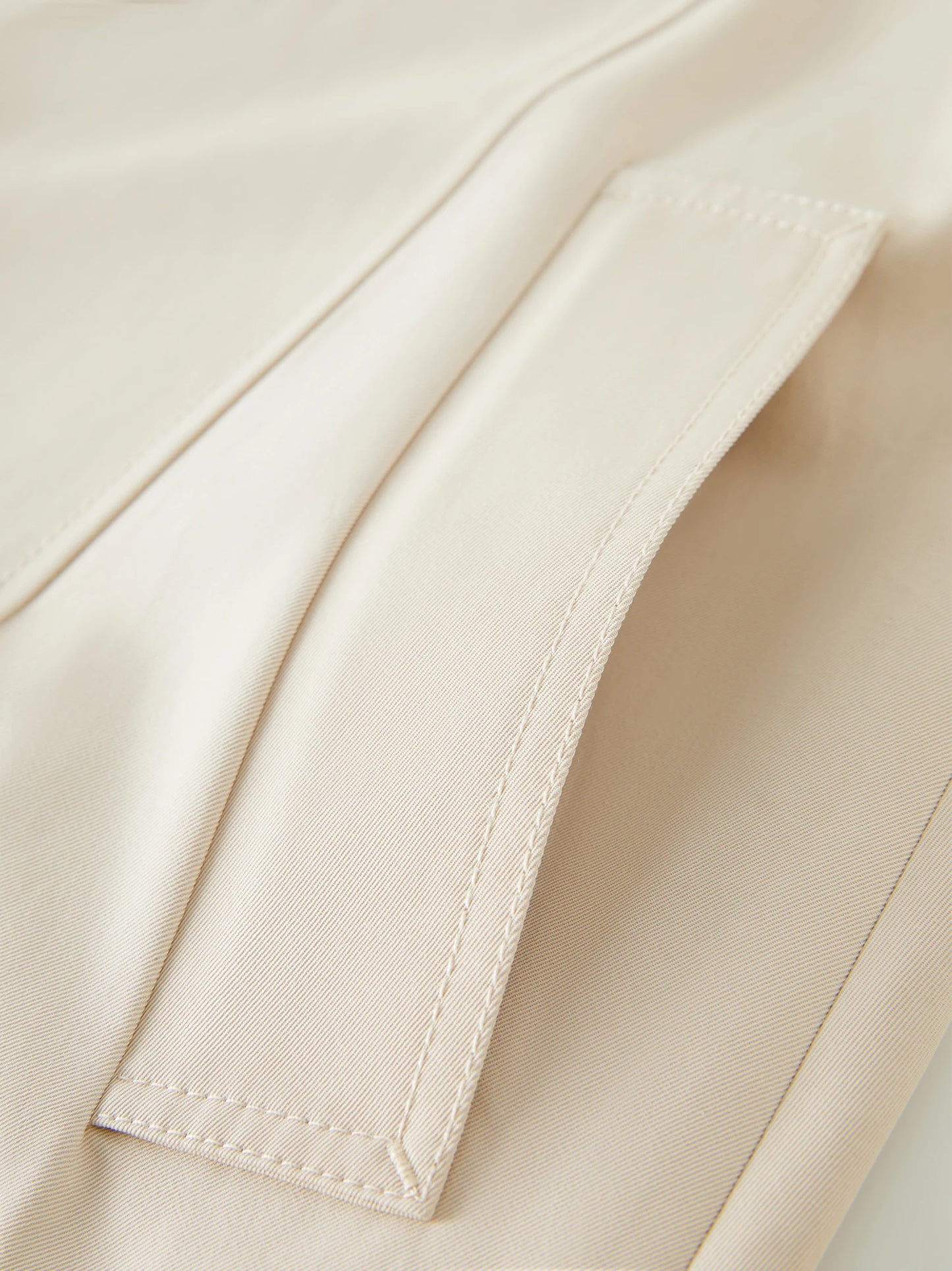Beige Point Collar Short Trench