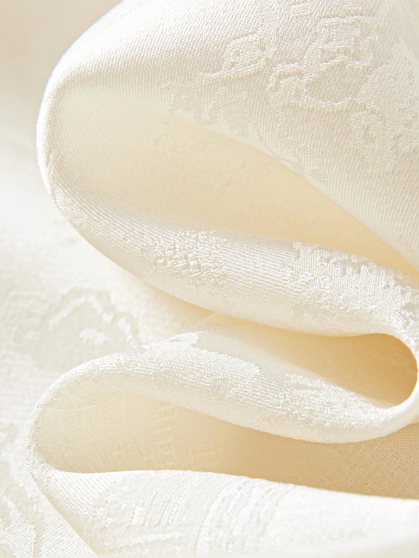 Ivory Lace Hem Sleeveless Blouse