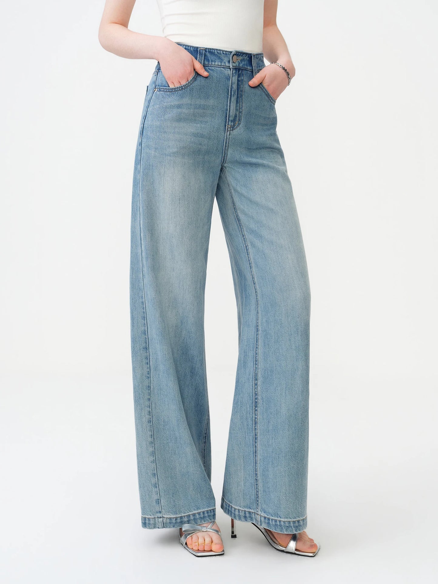 Light Wash Balloon Leg Jeans