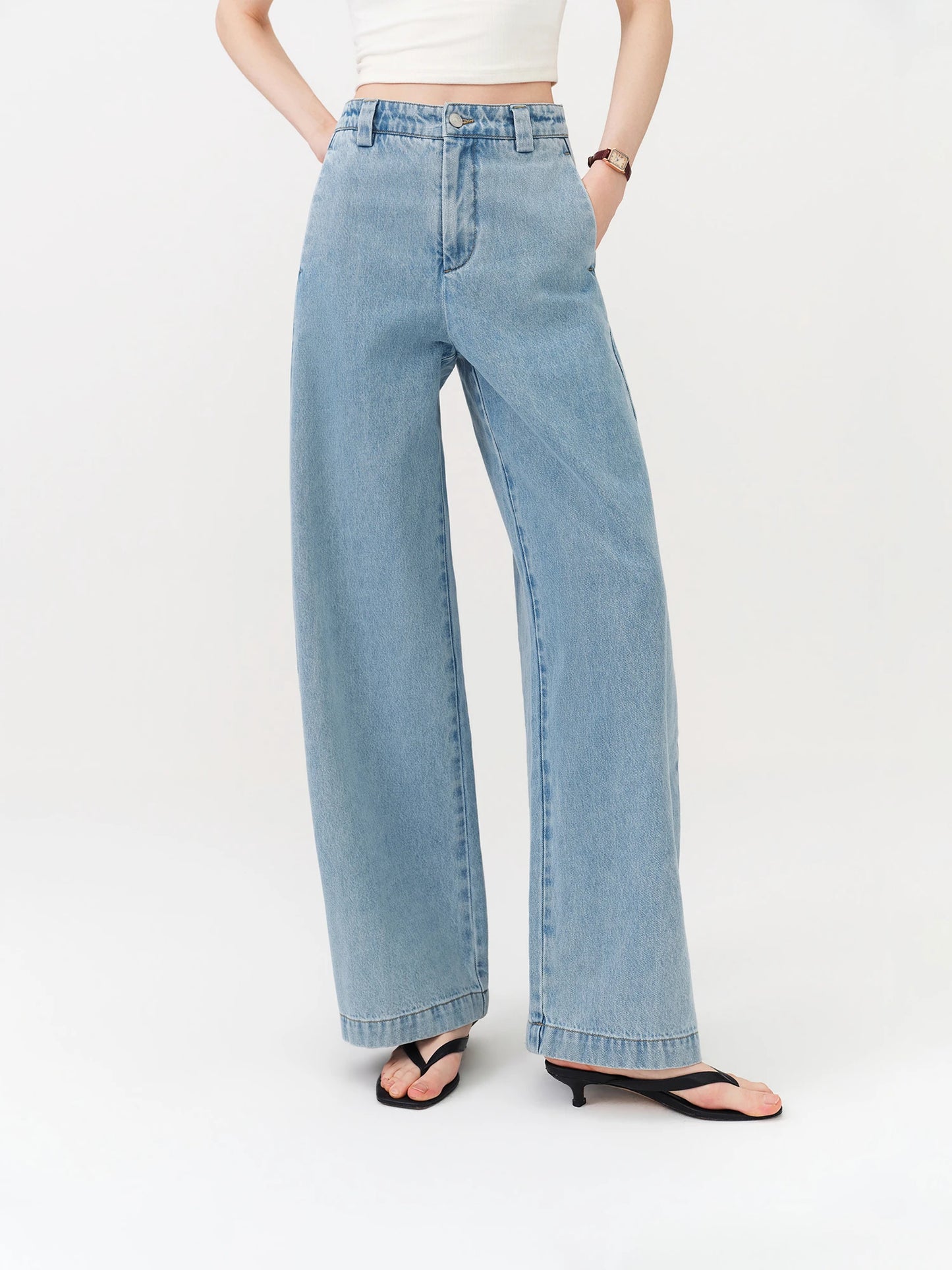 Light Wash Barrel Leg Jeans
